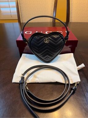 New Authentic Gucci Matelasse GG Logo Heart Crossbody Bag Black